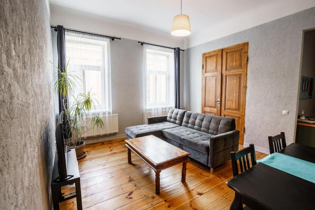 Two Bedroom Ausekla Apartment Liepāja Extérieur photo