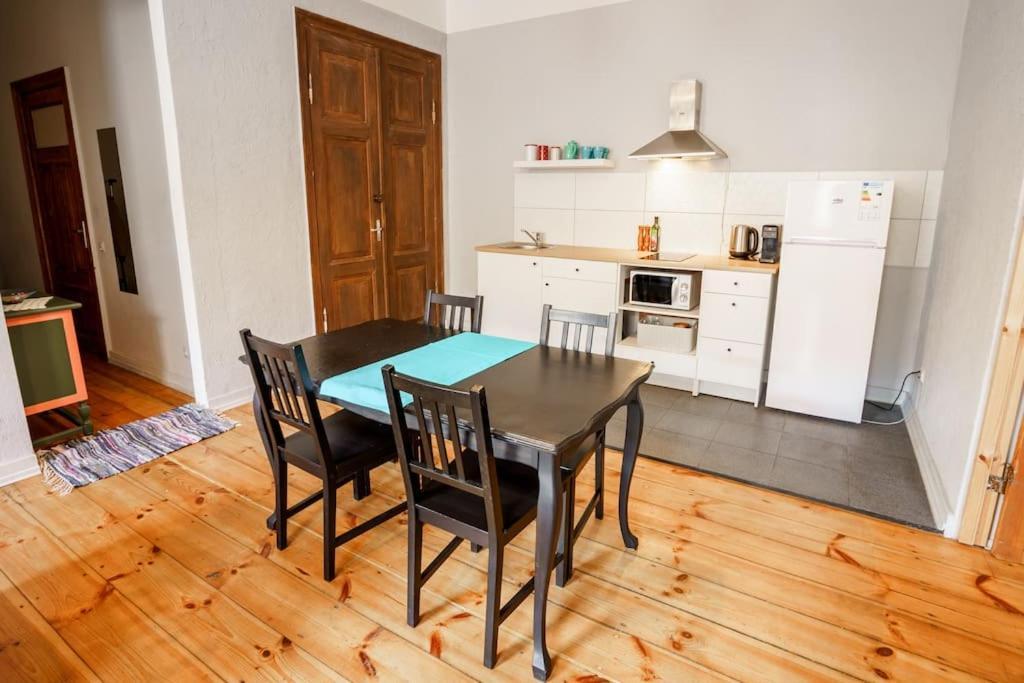Two Bedroom Ausekla Apartment Liepāja Extérieur photo